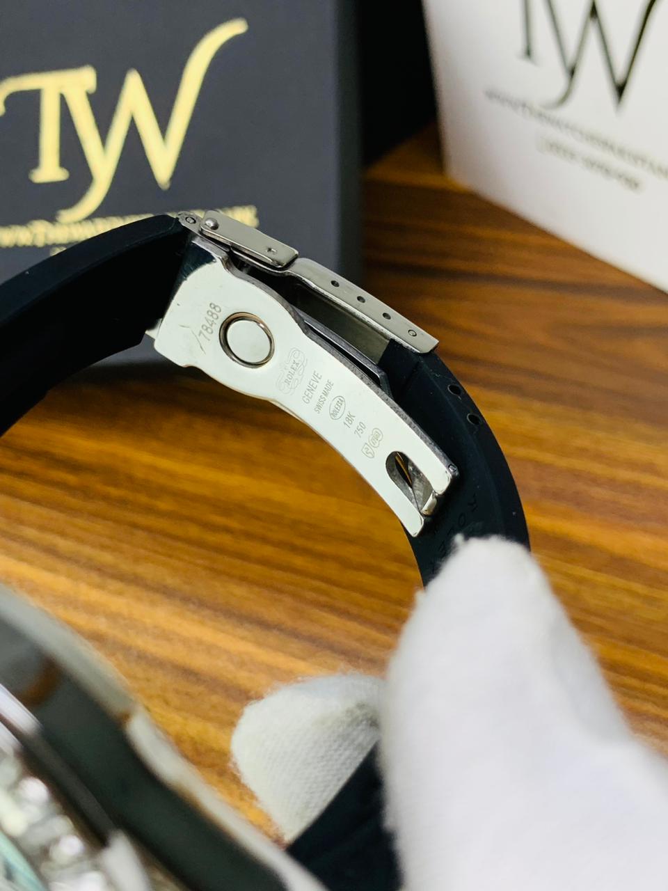 Silver Dial Black Strap Tiger Print Dial !