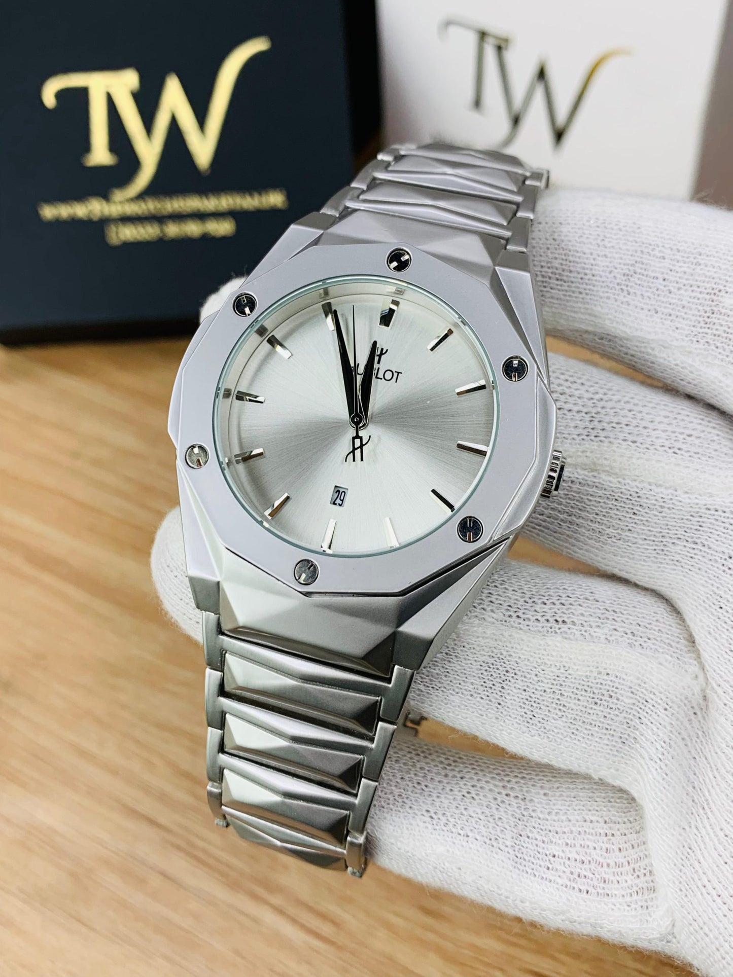 HB-Plain Dial Silver