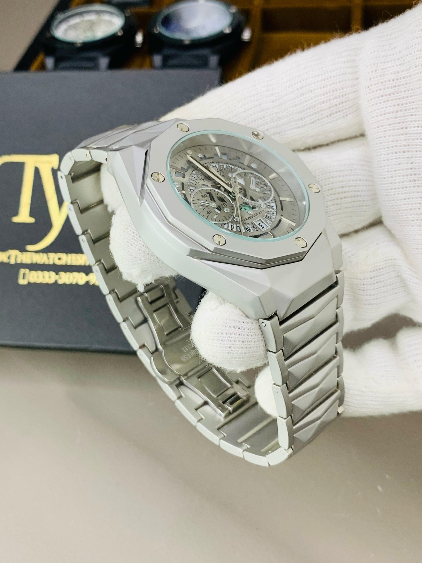 Diamond Cut Spider Silver Grey