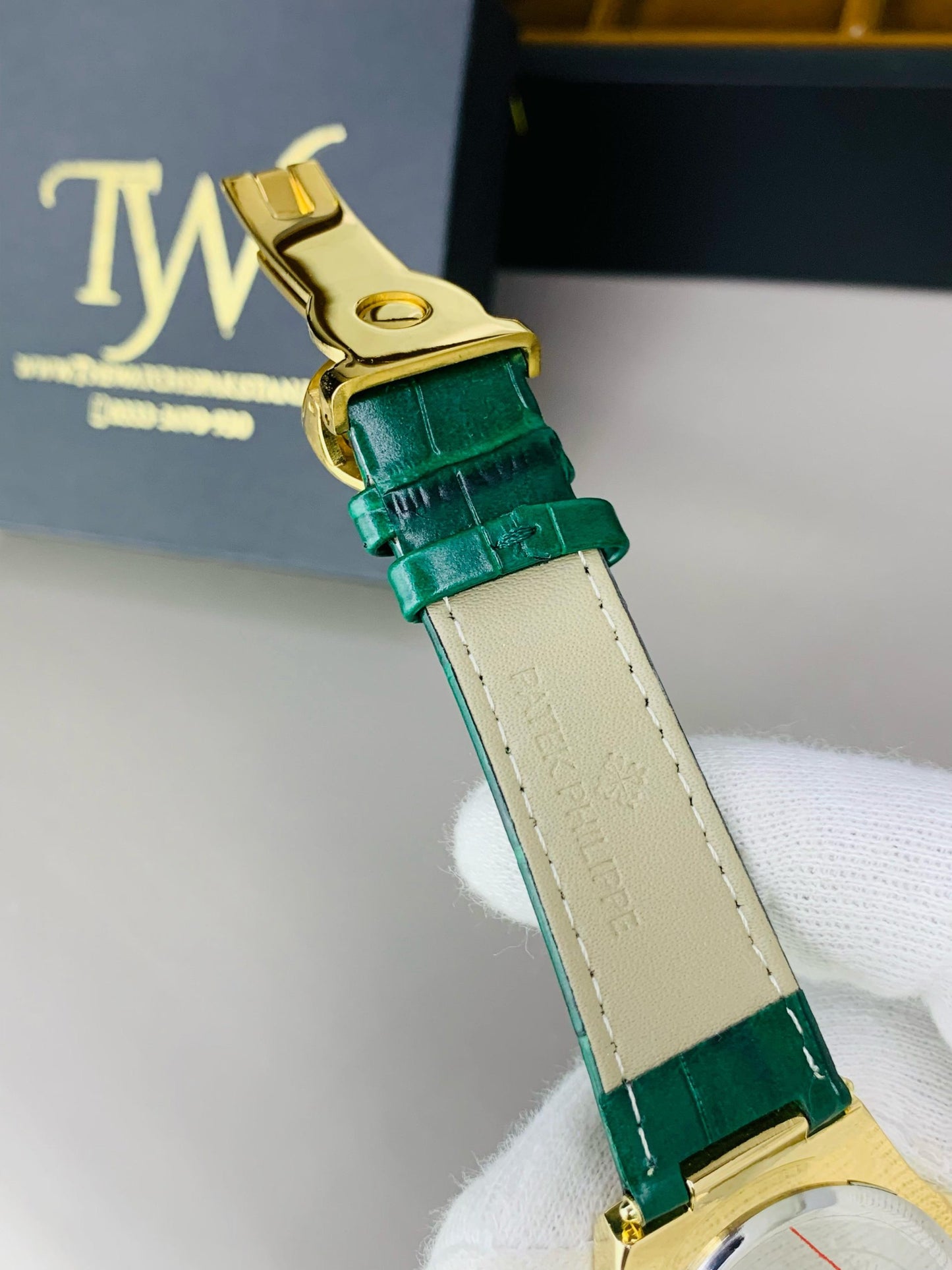 PP-Golden Case Green Dial