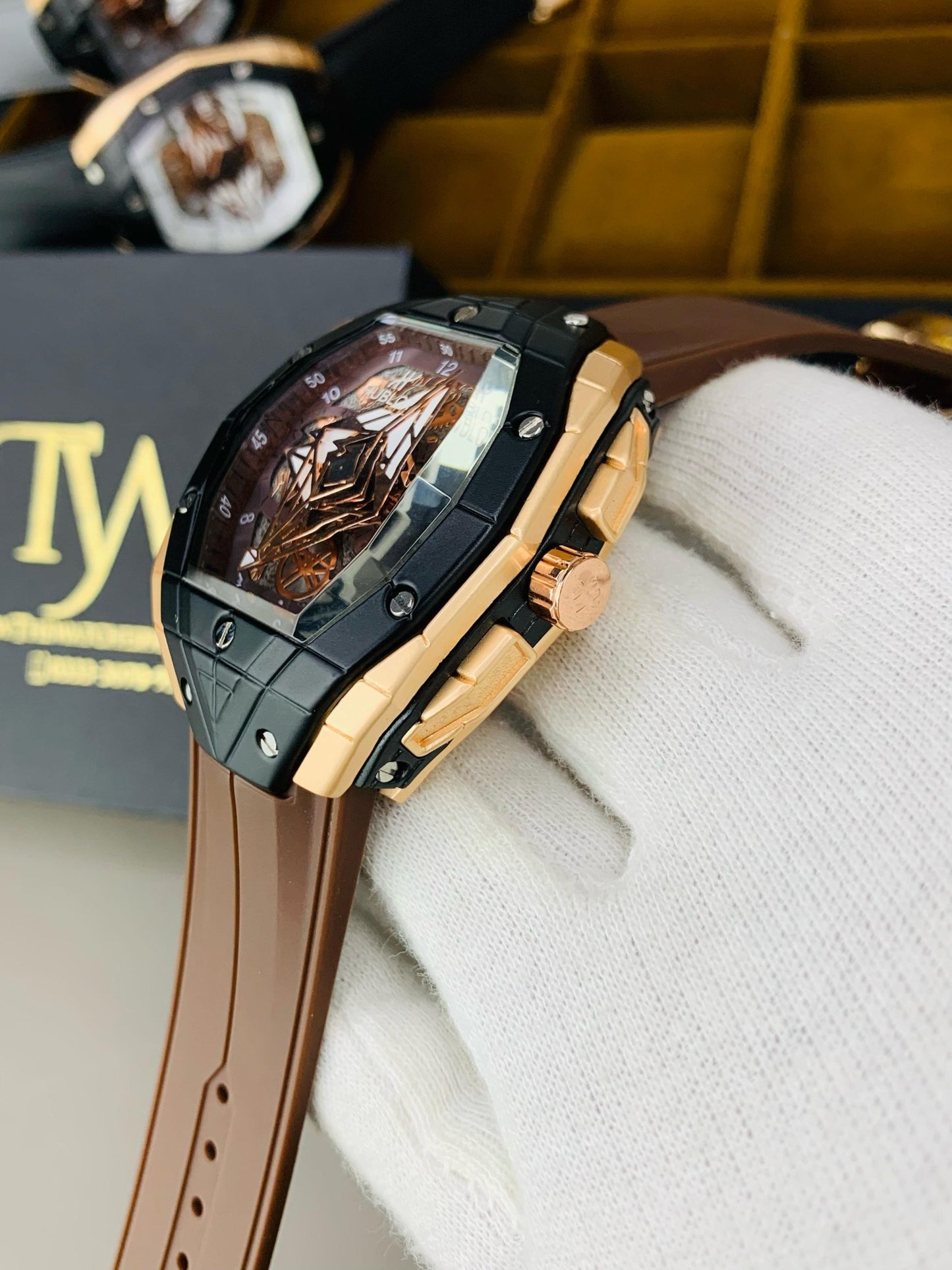 HB-Strap Watch Brown