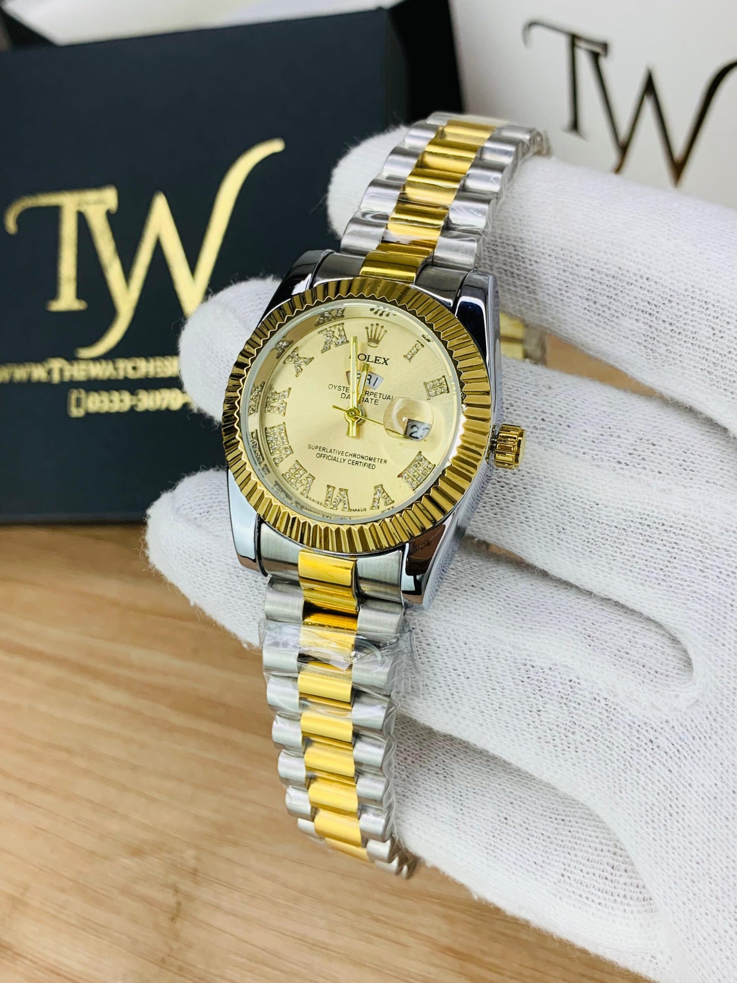 Rlx For Women Two Tone Golden