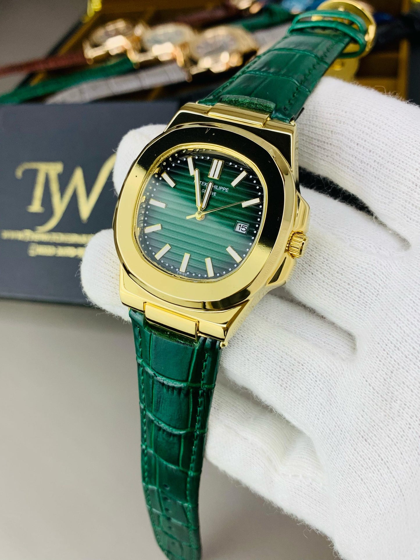 PP-Golden Case Green Dial