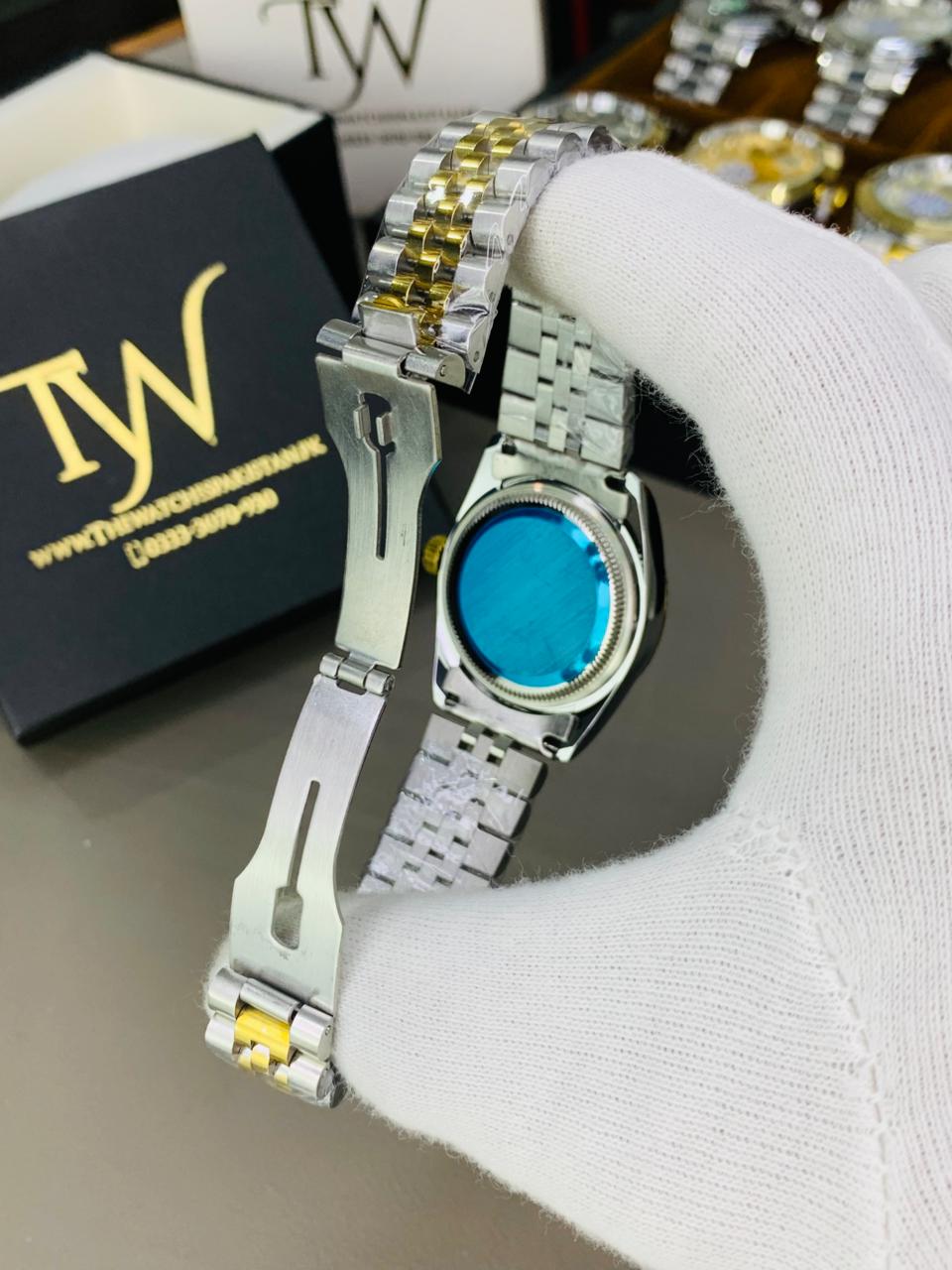 Two Tone White Dial !