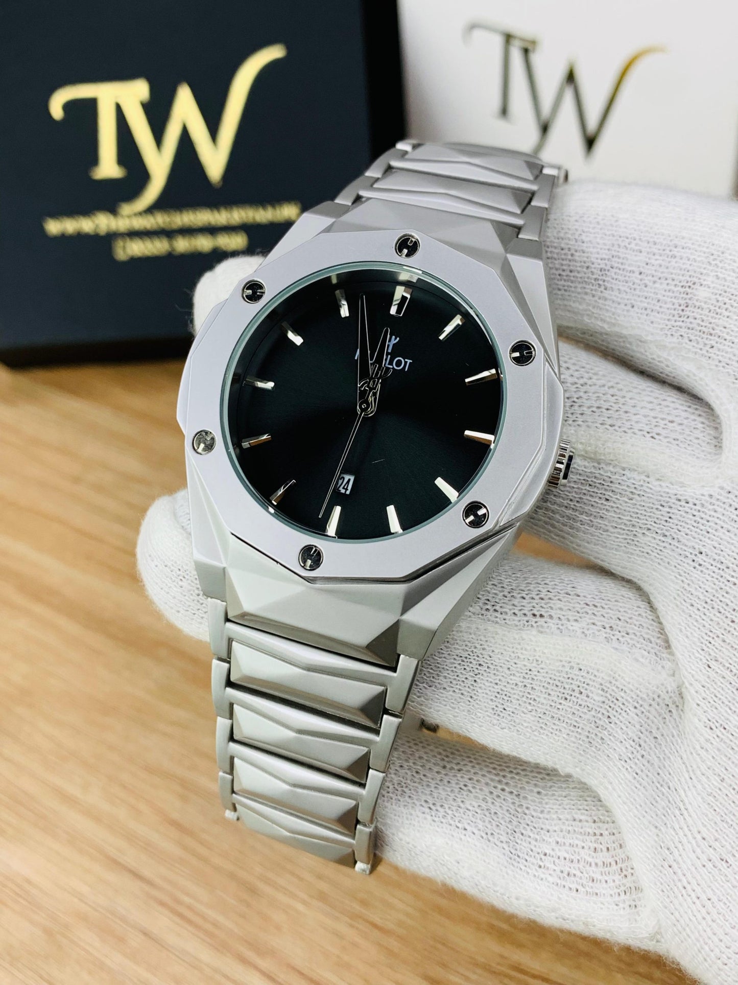 HB-Plain Dial Black