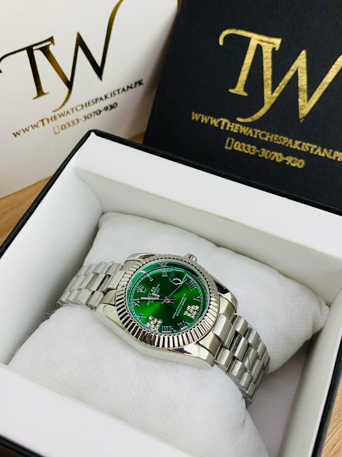 Rlx Green Date Just !
