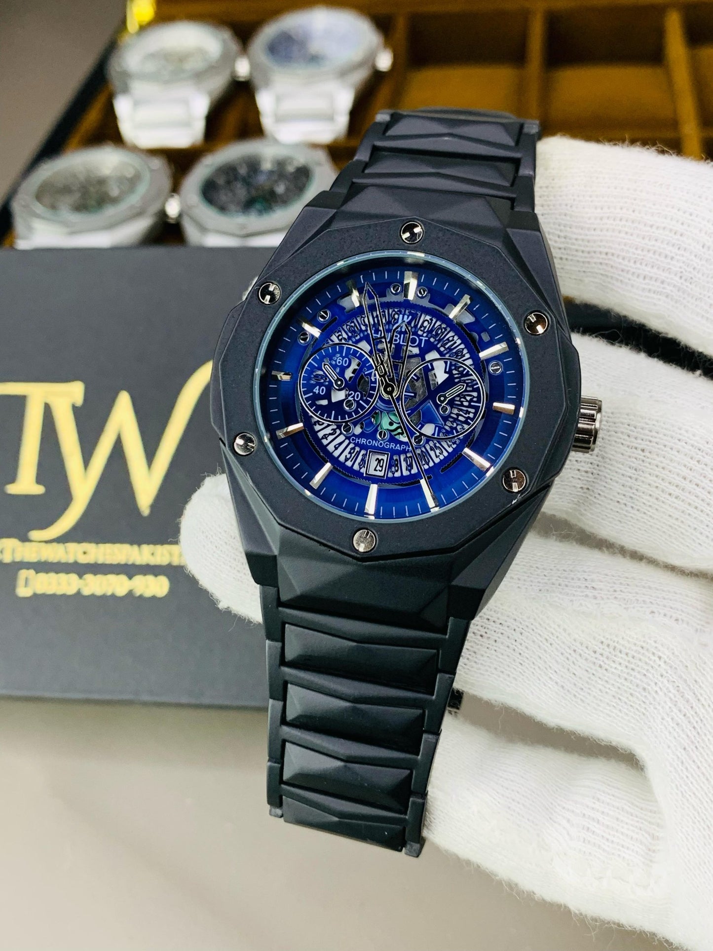 Diamond Cut Spider Dial Black Blue