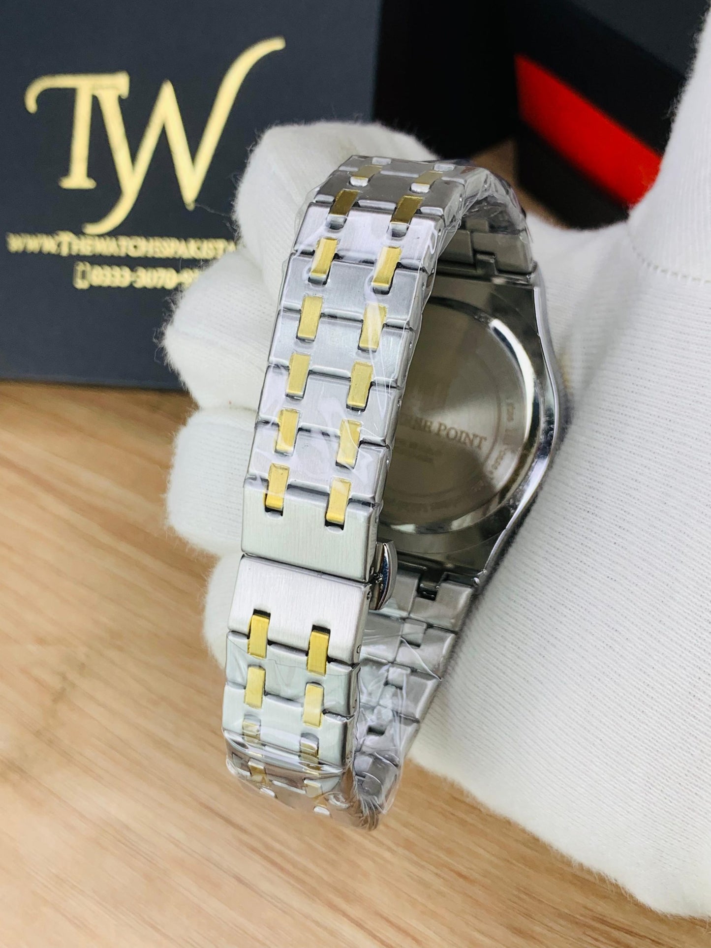 Two Tone Black Dial