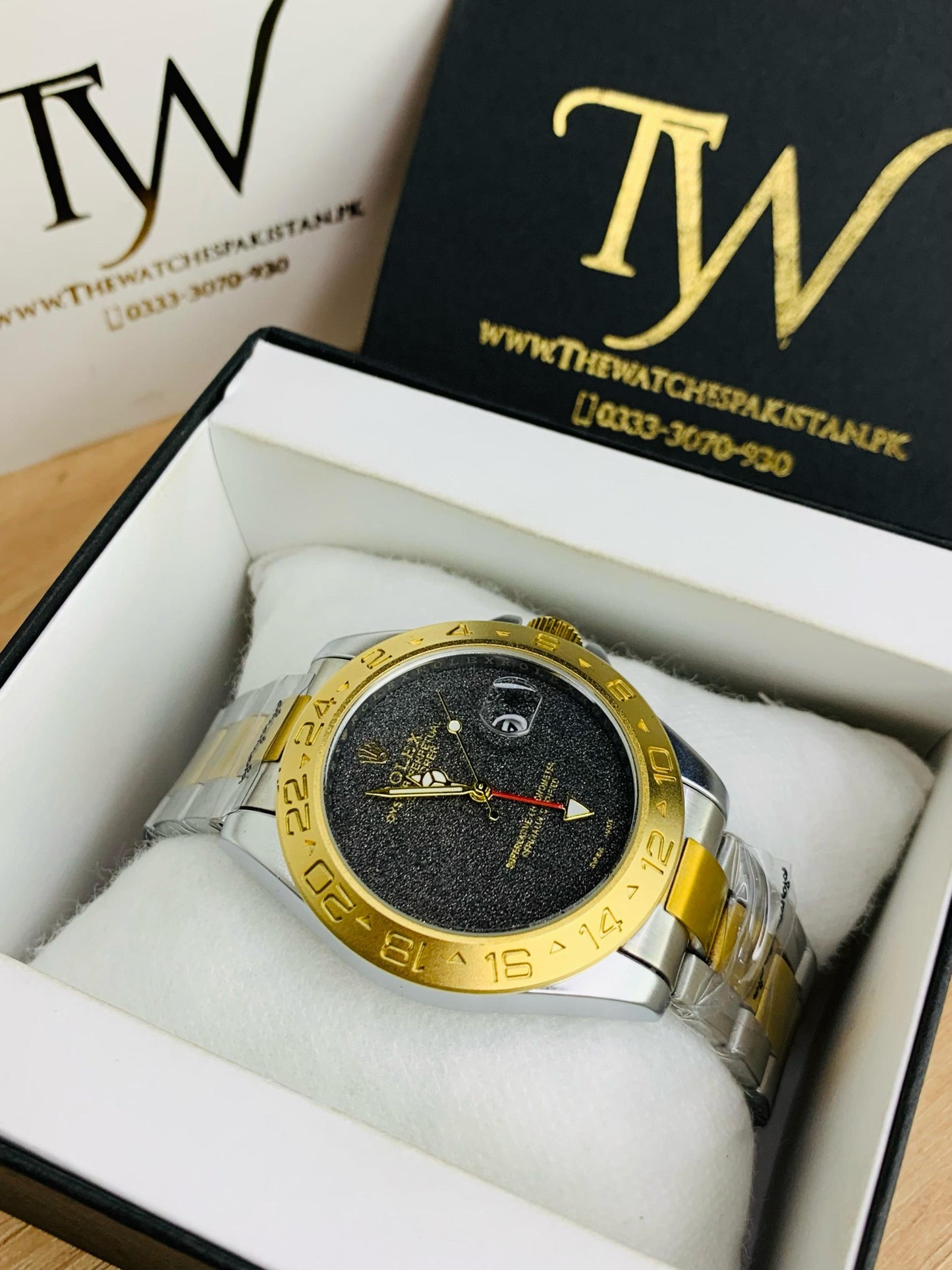 Two Tone Black Dial