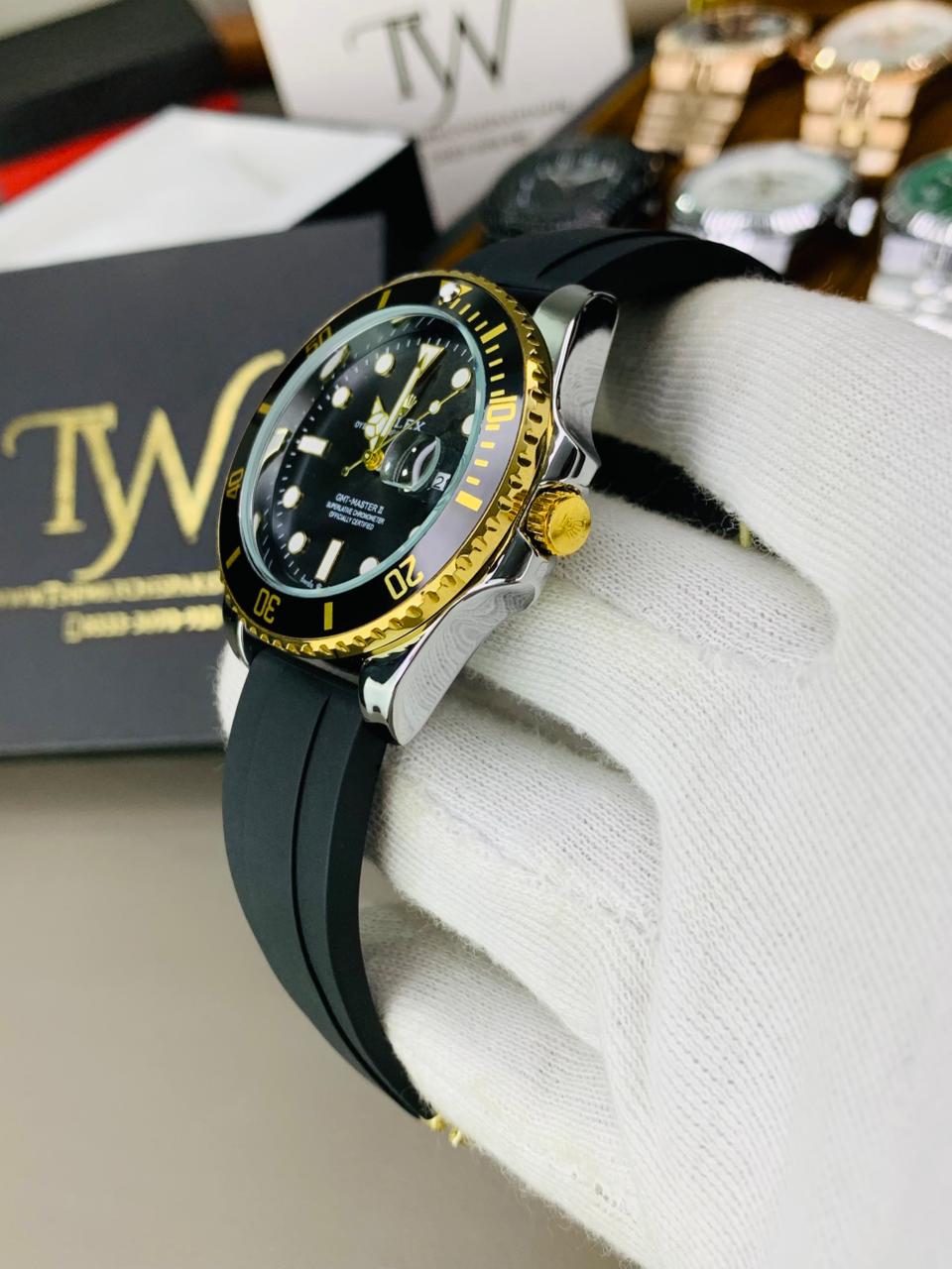 GMT II In Strap Golden Case