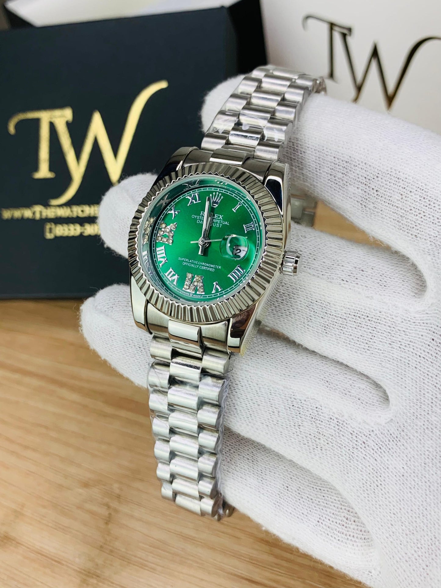 Rlx Green Date Just !