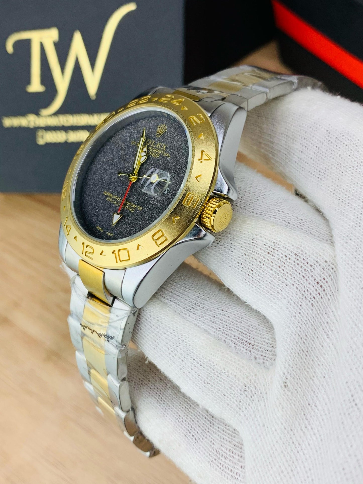 Two Tone Black Dial