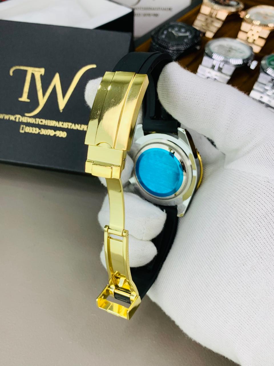 GMT II In Strap Golden Case