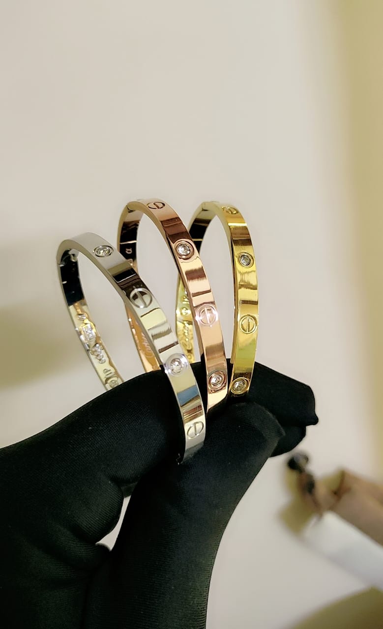 Love Bangle Silver