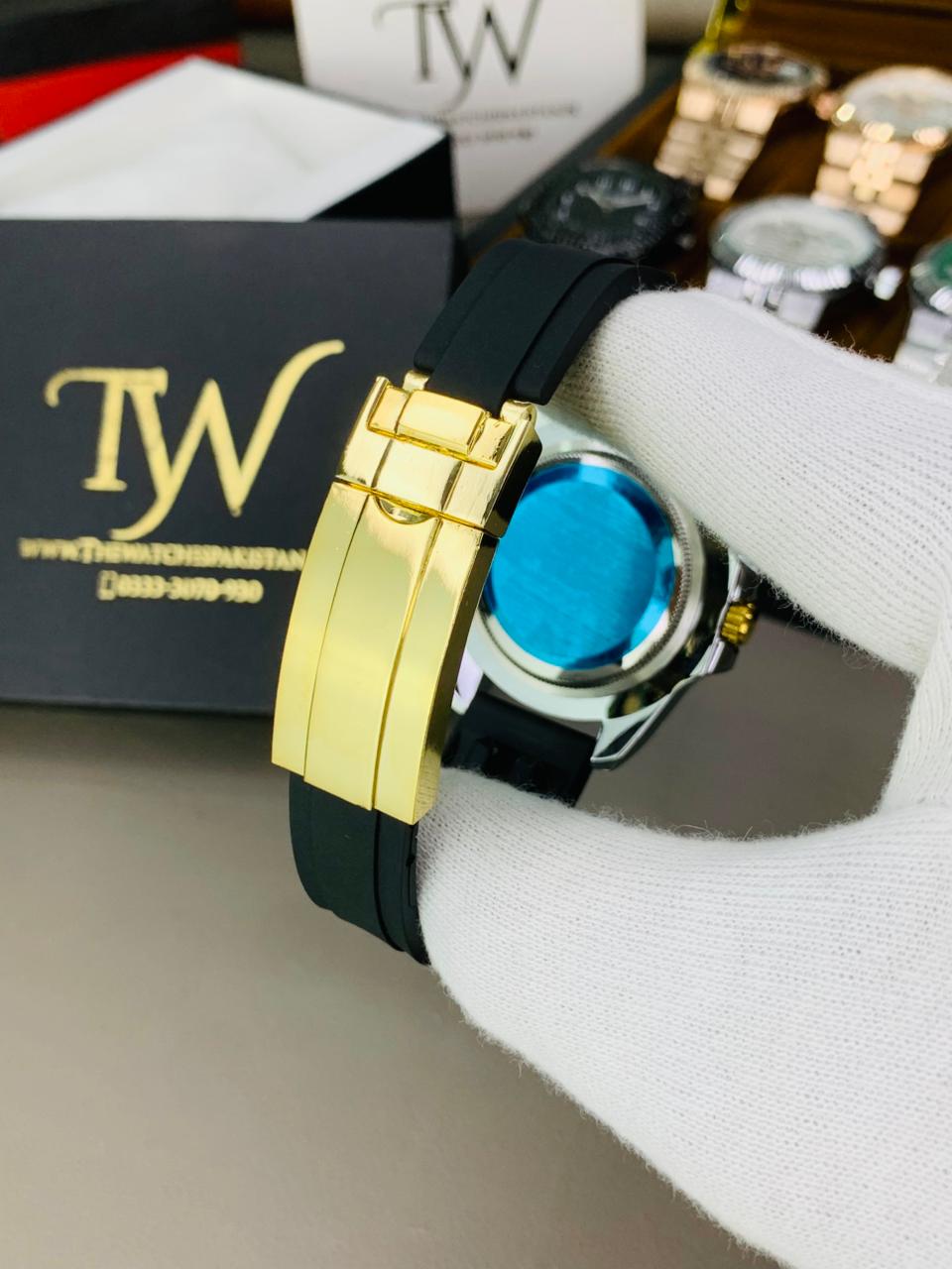 GMT II In Strap Golden Case