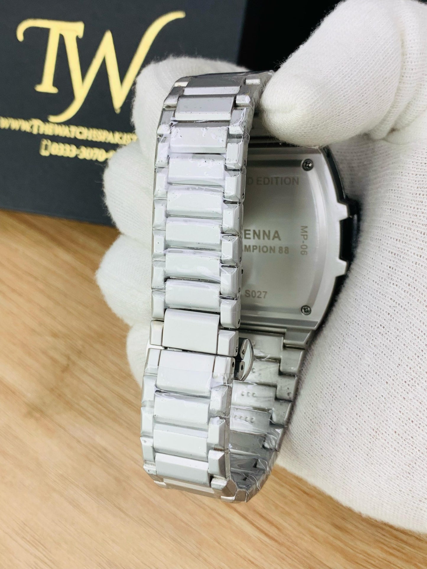 HB-Square Silver Black