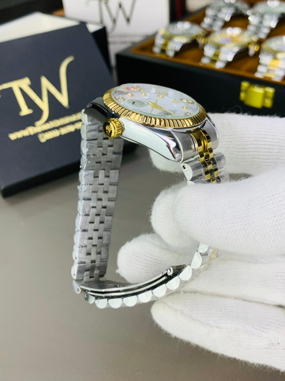 Two Tone White Dial !