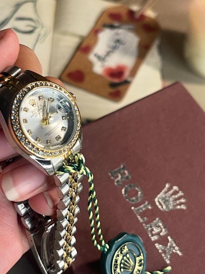 Stylish Two Tone For Her Mini Dial