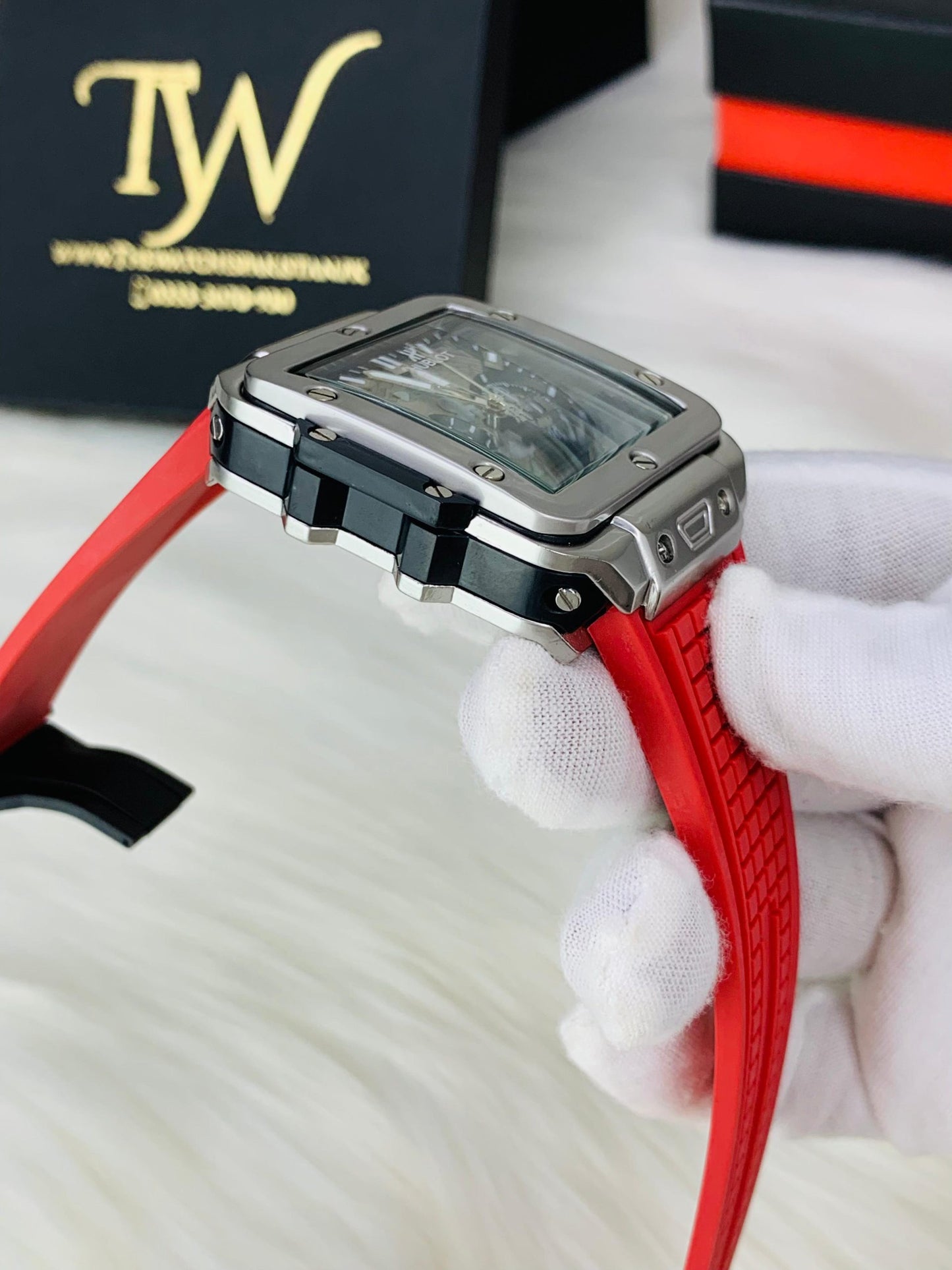 HB Square Red