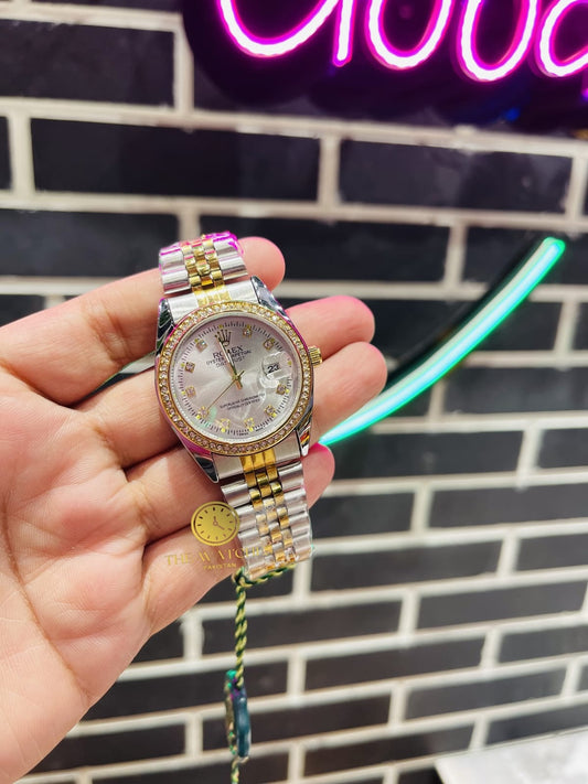 Stylish Two Tone For Her