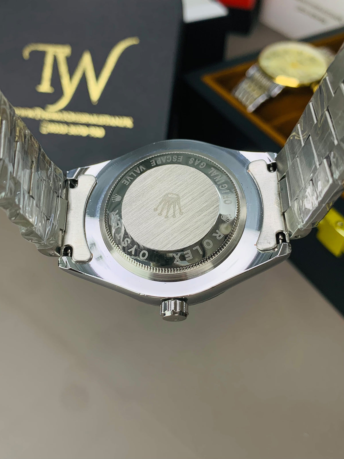 Oyster Chocolate Dial